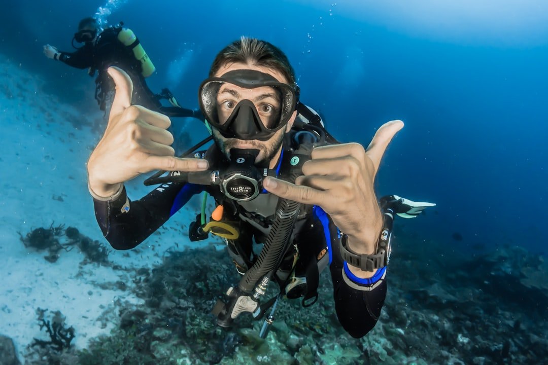 Dive Computer vs Dive Tables: A Beginner’s Guide to Simpler, Safer Dive Planning