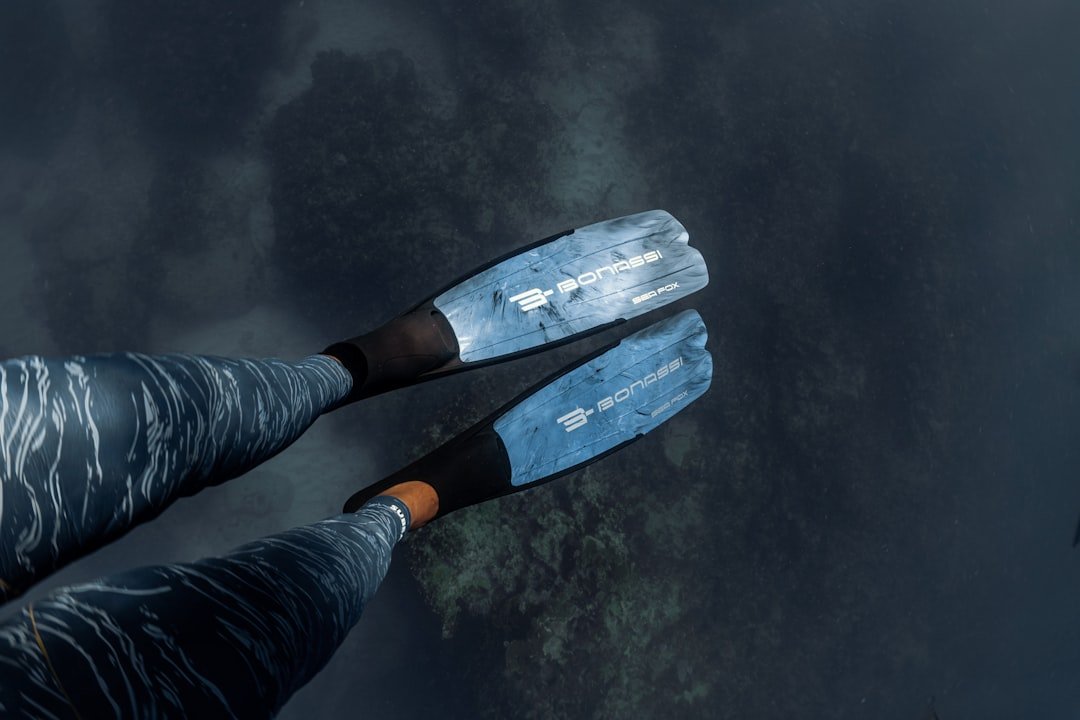 diving fins side comparison