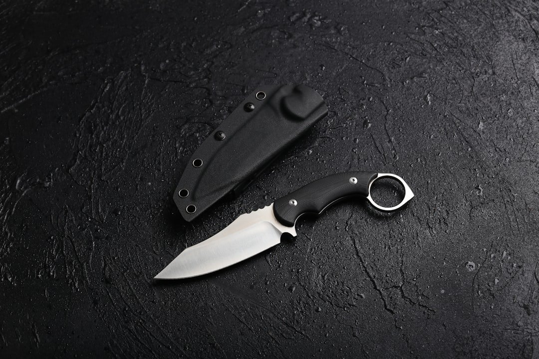 compact dive knife