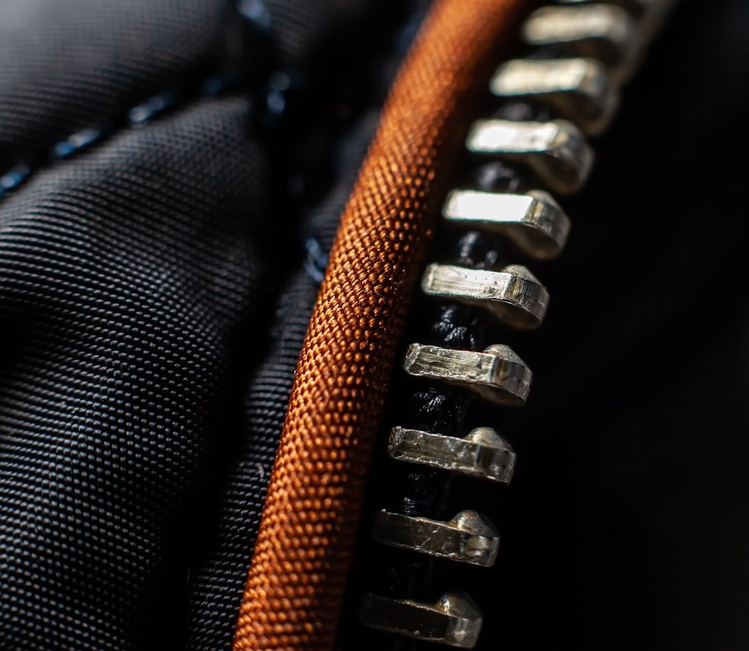 BCD zipper closeup