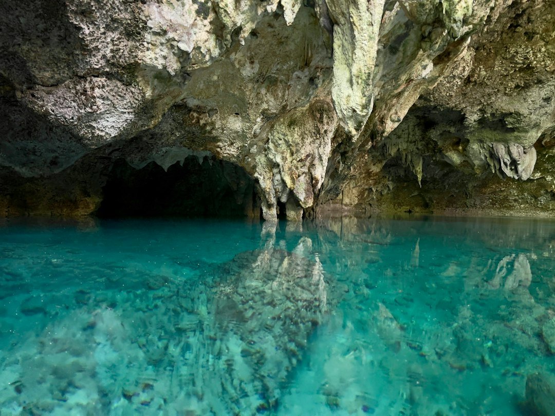 underwater cave formations diving