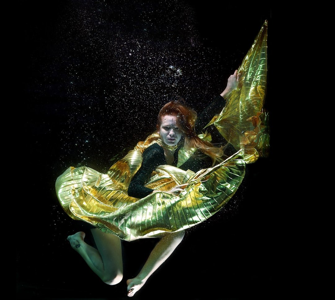 underwater photography strobe lighting