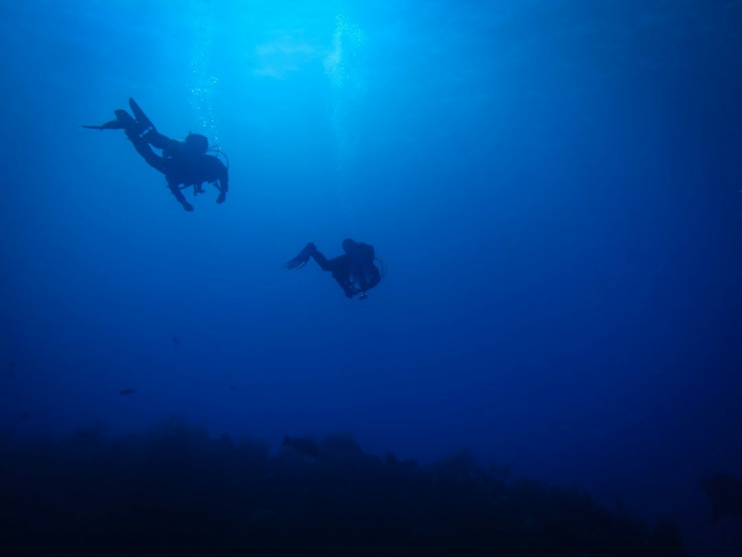 underwater diver buoyancy control