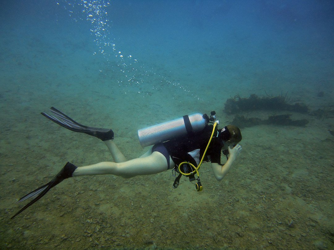 scuba diving oxygen tanks underwater
